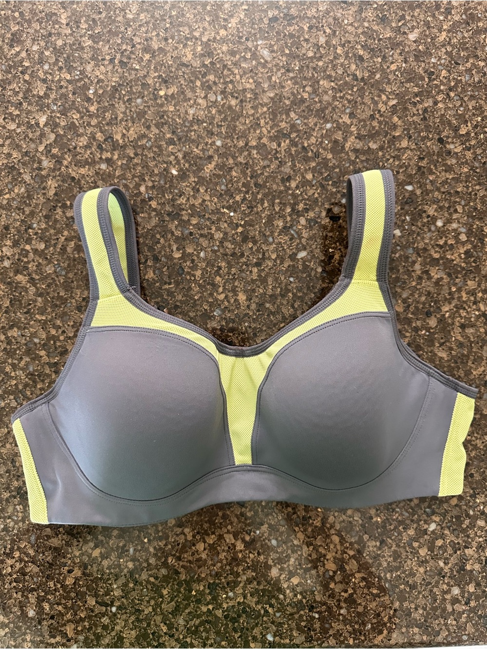 Wacoal Simone Underwire Sports Bra 32DD in Gray and Lime